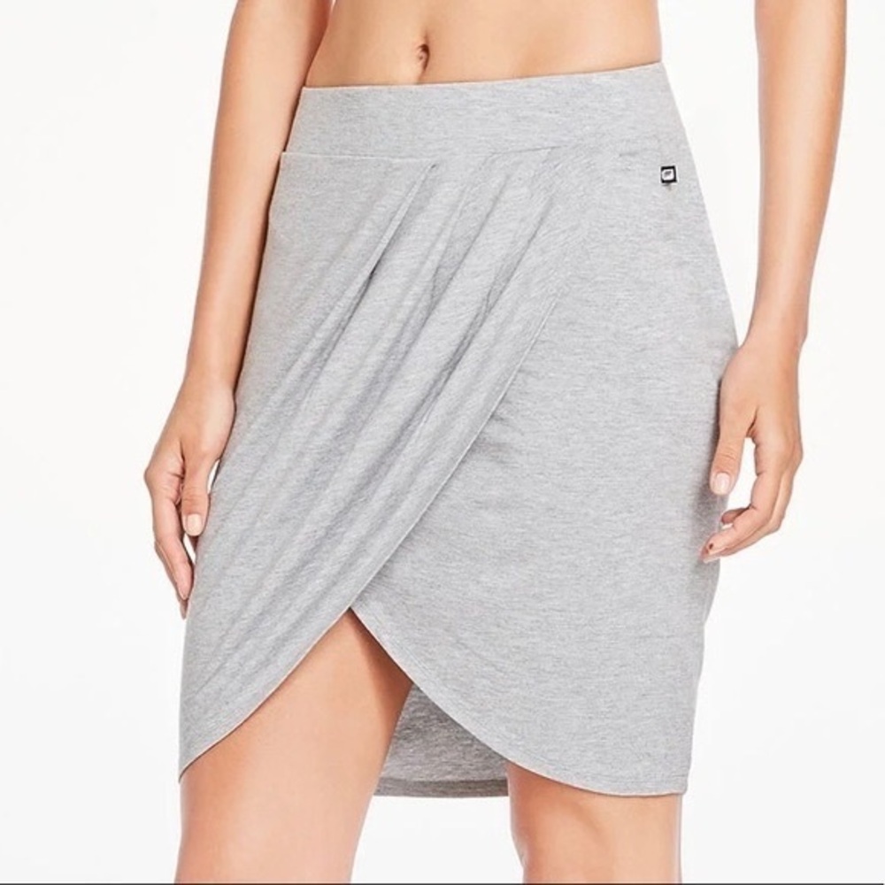 SUPER SOFT STRETCHY SKIRT - SIZE SMALL